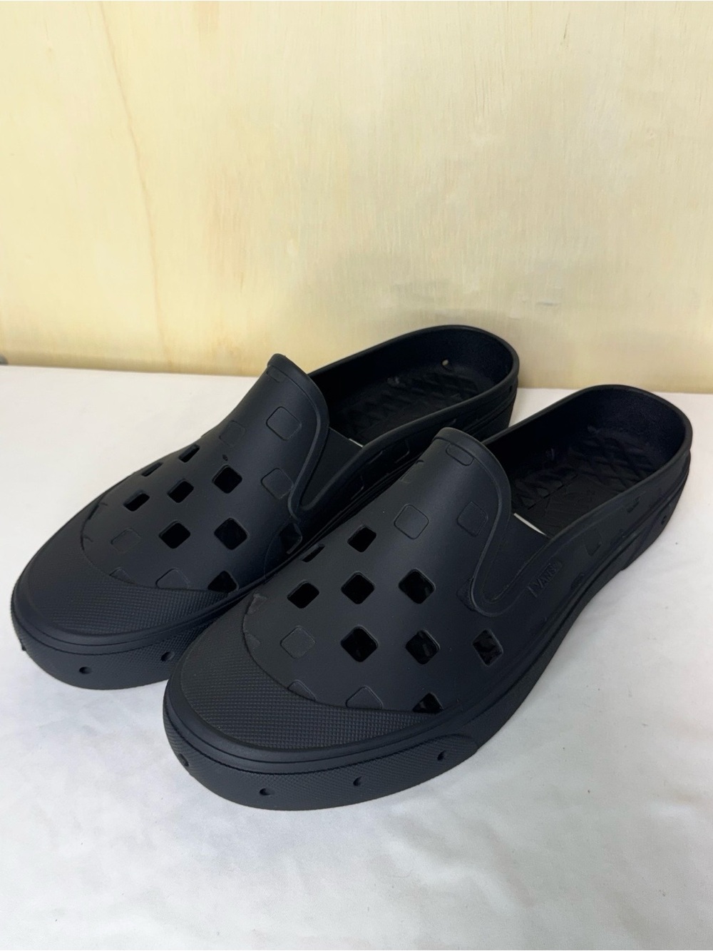 Vans MTE Slip-On Mule TRK Mens Size US 12 Black NEW